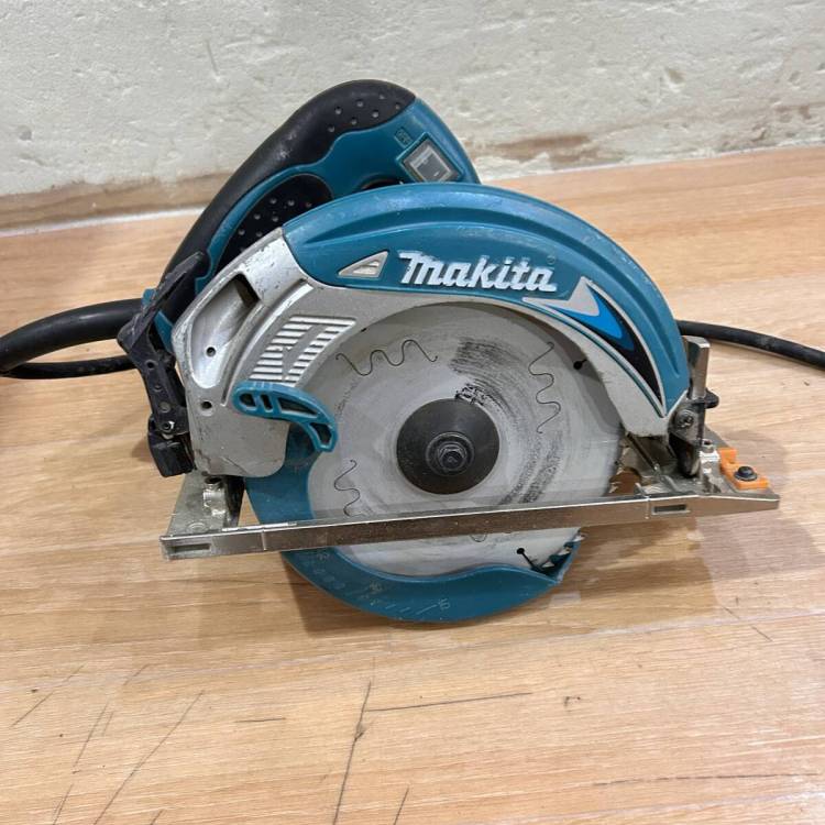MAKITA / マキタ 5637BA 165MM 丸ノコ 電動工具 100V 刃セット DIY 動作確認済み USED