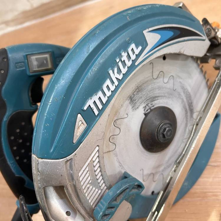 MAKITA / マキタ 5637BA 165MM 丸ノコ 電動工具 100V 刃セット DIY 動作確認済み USED