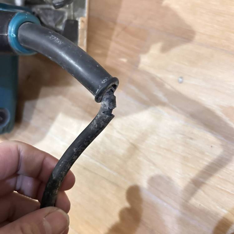 MAKITA / マキタ 5637BA 165MM 丸ノコ 電動工具 100V 刃セット DIY 動作確認済み USED
