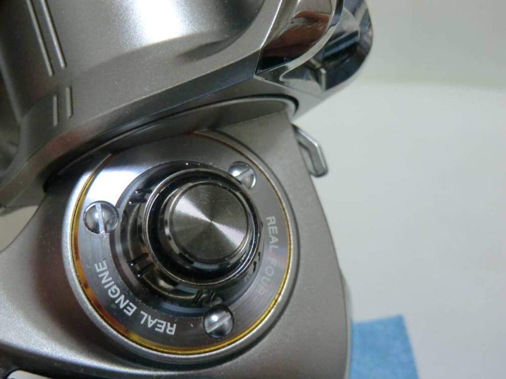 ★1円スタート!!! ★最落なし!!! ★希少!!! ★中古極上品!!! ★ダイワ 05 イグジスト 3000 本体のみ（ハンドルなし）
