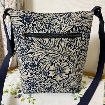 ★ウィリアムモリスのマリーゴールド柄★斜め掛けポシェット バッグ★ハンドメイド★