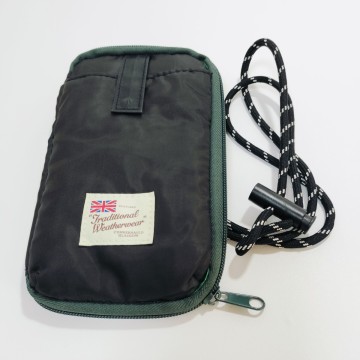 Traditional Weatherwear トラディショナルウェザーウェア 撥水加工付 ポシェット 未使用品 [InRed2023年6月号付録]