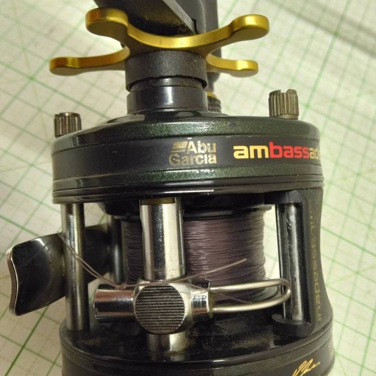 B736●ABU アブ ガルシア Ambassadeur アンバサダー 今江克隆モデル ４６００C RealDeal ベイト キャスティングリール 右ハンドル ジャンク