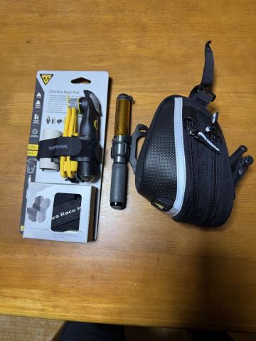ロードサイクル　パンク修理セット