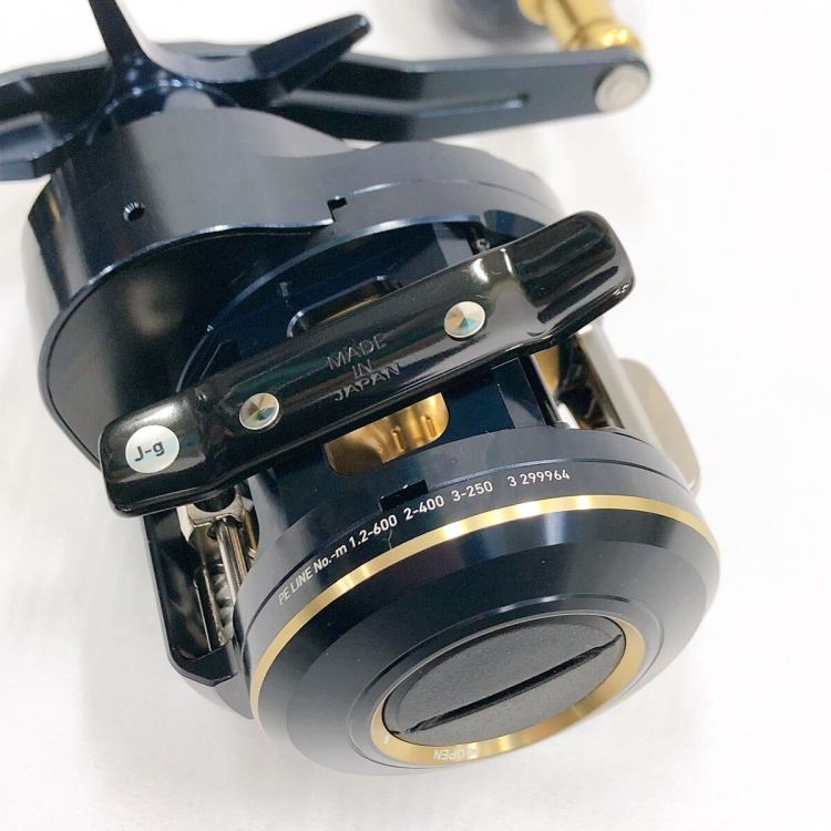 02003【1円スタート】未使用品 DAIWA ダイワ 21 SALTIGA ソルティガ IC 300L-DH ベイトリール