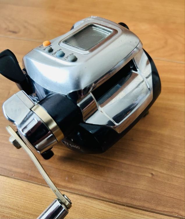 ダイワ 16レオブリッツ S400 通電、自動巻き上げ可 青物、真鯛、タチウオ、コマセ等に。DAIWA LEOBRITZ S400 日本製電動リール