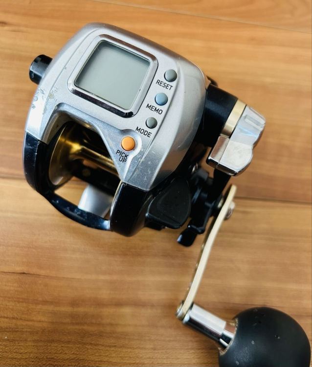 ダイワ 16レオブリッツ S400 通電、自動巻き上げ可 青物、真鯛、タチウオ、コマセ等に。DAIWA LEOBRITZ S400 日本製電動リール