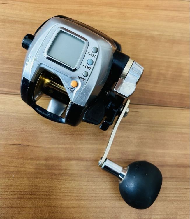 ダイワ 16レオブリッツ S400 通電、自動巻き上げ可 青物、真鯛、タチウオ、コマセ等に。DAIWA LEOBRITZ S400 日本製電動リール