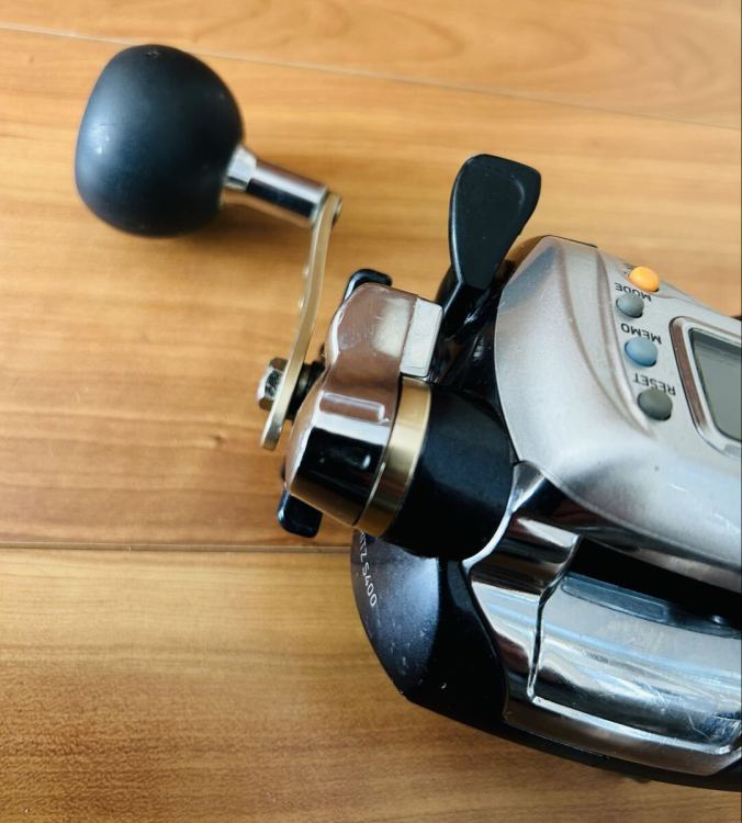 ダイワ 16レオブリッツ S400 通電、自動巻き上げ可 青物、真鯛、タチウオ、コマセ等に。DAIWA LEOBRITZ S400 日本製電動リール