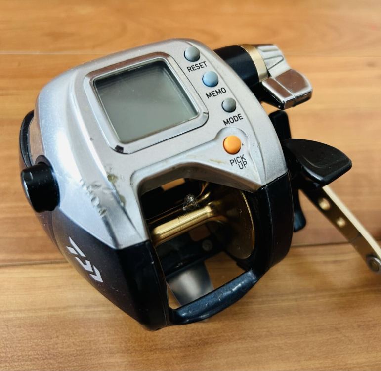 ダイワ 16レオブリッツ S400 通電、自動巻き上げ可 青物、真鯛、タチウオ、コマセ等に。DAIWA LEOBRITZ S400 日本製電動リール