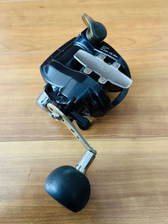 ダイワ 16レオブリッツ S400 通電、自動巻き上げ可 青物、真鯛、タチウオ、コマセ等に。DAIWA LEOBRITZ S400 日本製電動リール