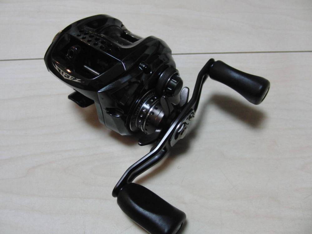【中古美品】STEEZ LIMITED SV 105XHL 左ハンドル