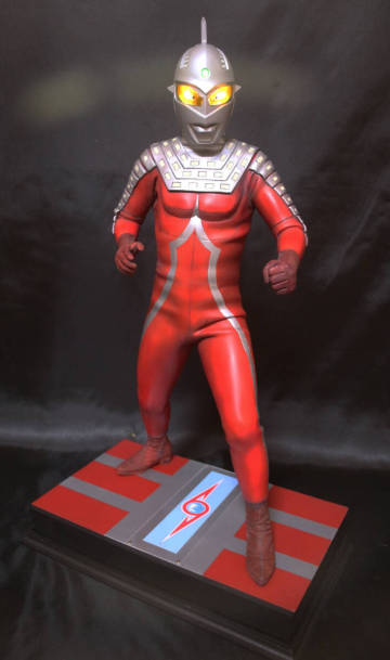 海洋堂　メガソフビ　ウルトラセブン　完成品　電飾
