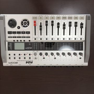 ZOOM R24 マルチトラックレコーダー MTR 24ch オーディオインターフェース【現状品/動作未確認】
