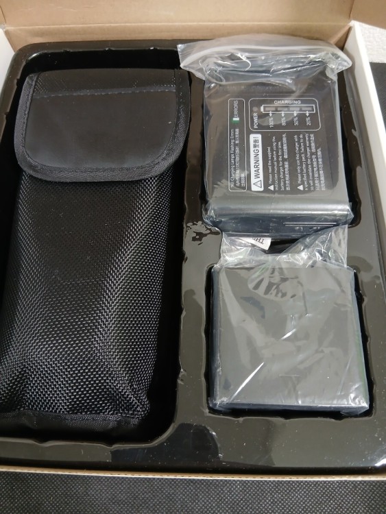中古 Godox Ving V860IIC ストロボ リチウム電池 電池充電器 マイクロベースシート 元箱
