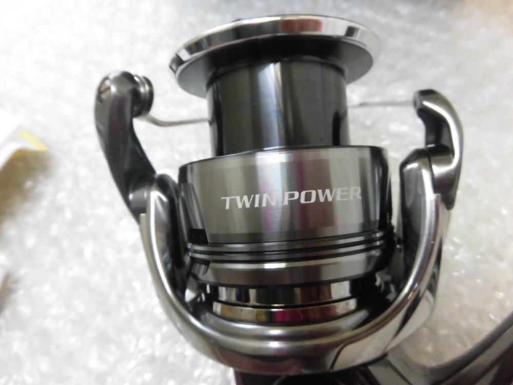 ●シマノ！TWIN POWER ツインパワー 4000XG ★きれいです！