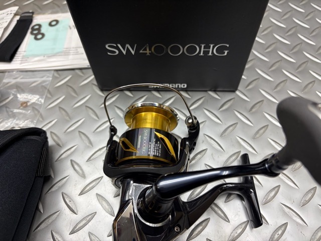 ■シマノ　２０　ステラ　ＳＷ　４０００ＨＧ　中古美品■