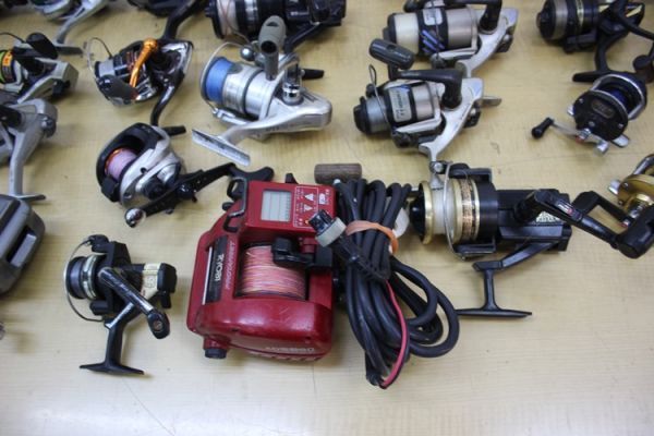 Daiwa/SHIMANO/RYOBI/CORONET/他 リール 32個まとめ ダイワ/シマノ/リョービ/オリムピック/他 ジャンク 管89233