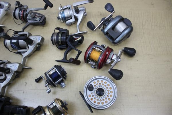 Daiwa/SHIMANO/RYOBI/CORONET/他 リール 32個まとめ ダイワ/シマノ/リョービ/オリムピック/他 ジャンク 管89233