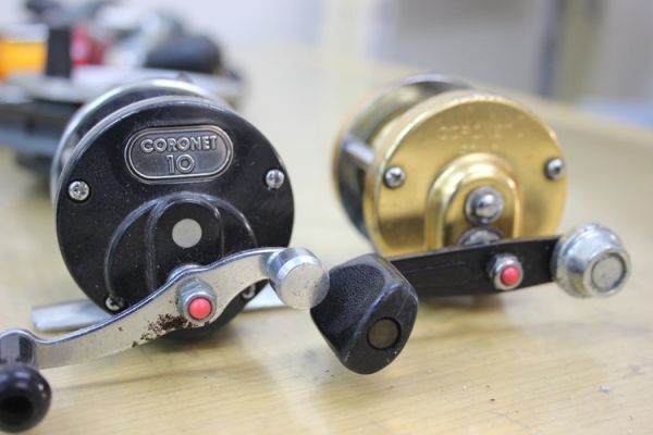 Daiwa/SHIMANO/RYOBI/CORONET/他 リール 32個まとめ ダイワ/シマノ/リョービ/オリムピック/他 ジャンク 管89233