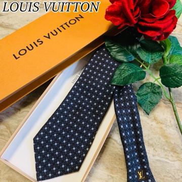 N668 LOUIS VUITTON ルイヴィトン 正規品 モノグラムフラワー 水玉柄 ロゴ総柄 ネクタイ シルク 高級 上品 フォーマル メンズ 1スタ 送料込