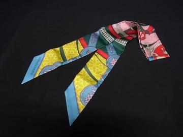 1円■極美品■ HERMES エルメス La Promenade du Matin【朝の散歩】ツイリー シルク100% リボンスカーフ グリーン系&times;マルチカラー HA5143