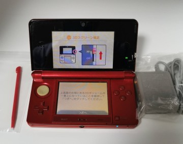 送料無料！任天堂3DSCTR=001（JPN)　レッド通電確認済み、