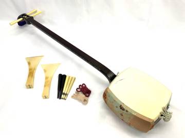 0401 S0804&minus;6 【1円スタート】 三味線 地唄 金細 9金 K9 紅木 子持ち綾杉 糸巻 高級素材