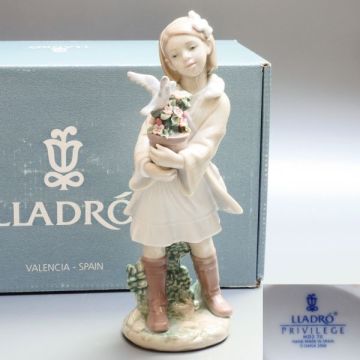 AN045. 絶版 LLADRO リヤドロ「モーニングメロディ」01008362 少女 プリビレッジ 陶製人形 フィギュリン 箱 保証書付き / リアドロ 置物