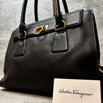 《現行近/極美品》 Salvatore Ferragamo フェラガモ メンズ トートバッグ 紳士 ビジネス 斜め掛け ガンチーニ レザー 本革 ブラック 黒