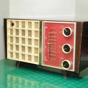 真空管ラジオ(3)　マツダ　TOSHIBA　通電 雑音確認済　詳細不明　ジャンク