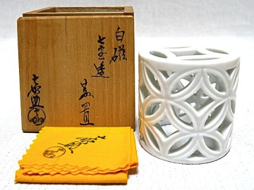 白磁七宝透蓋置 横石嘉助 共箱 共布 平戸焼 茶道具