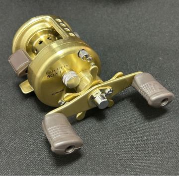 シマノ SHIMANO カルカッタ 50XT 右ハンドル