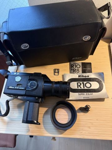  【現状品】NIKON R10 SUPER 8 8ミリフィルムカメラ 