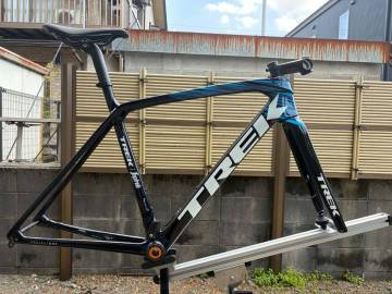 TREK Emonda SLR フレームセット 54サイズ（Navy Carbon Smoke）＋ カーボンハンドル・サドル等おまけ多数【中古】