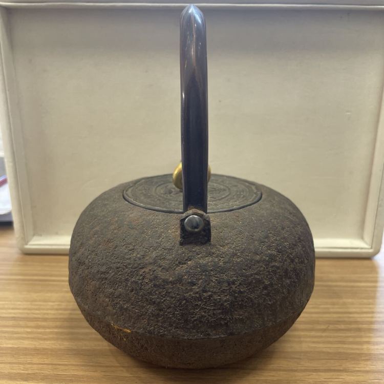 【保管品】 鉄瓶 鉄器 茶器 急須 古鏡蓋 金無垢 龍文堂 高級ライン 金属工芸 アンティーク コレクション 重量1005.3g 箱無し