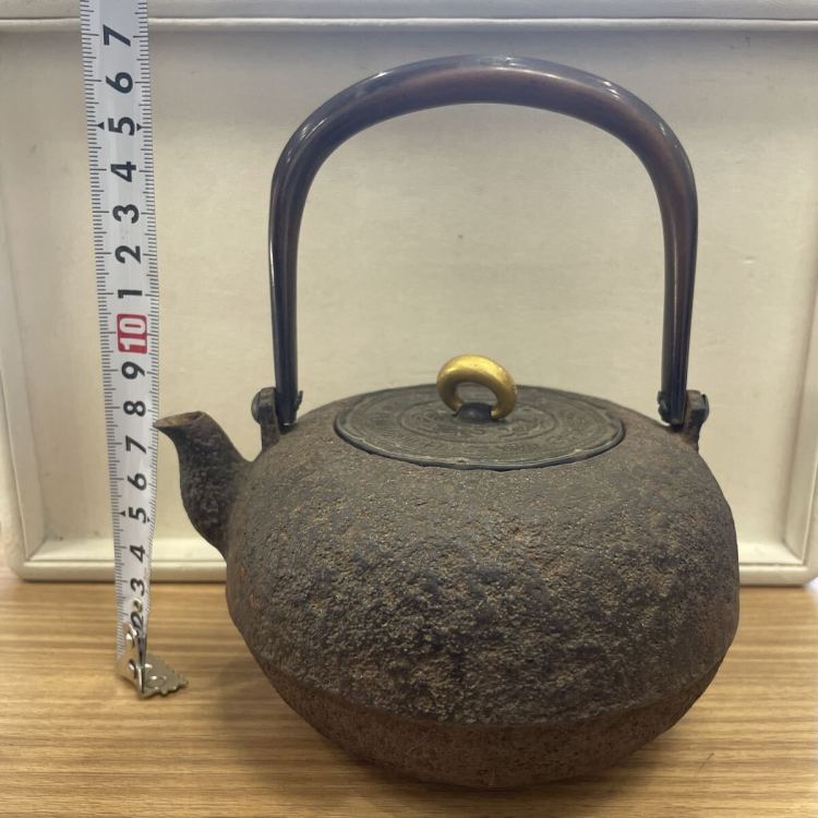 【保管品】 鉄瓶 鉄器 茶器 急須 古鏡蓋 金無垢 龍文堂 高級ライン 金属工芸 アンティーク コレクション 重量1005.3g 箱無し