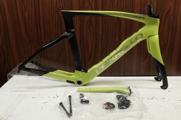 □□□PINARELLO ピナレロ DOMGA F エレクトロライム カーボンフレーム サイズ530 2023年 超美品