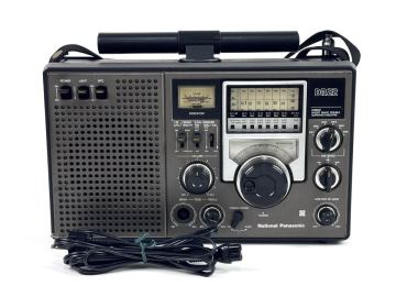 AZ-616 希少 National Panasonic 輸出仕様 DR22 松下 RF-2200BS クーガー 8バンドレシーバー BCL 通電 ラジオ受信可 トランジスタ 当時物