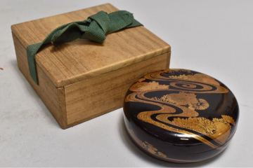 【英】A1449 時代 蒔絵香合 日本美術 漆器 漆芸 香道具 蓋物 盒子 骨董品 美術品 古美術 時代品 