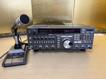 ZD4496 YAESU FT-767GX オールモード トランシーバー　６m・２m・４３０mhz搭載 マイク MD-1 通電OK 八重洲無線 アマチュア無線機 ヤエス