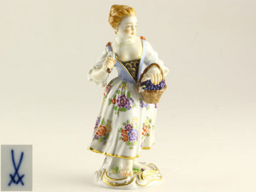 西洋美術　MEISSEN　マイセン　フィギュリン　置物　高さ13.5ｃｍ　F0220
