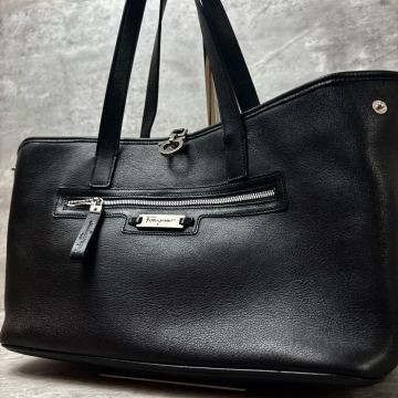 希少モデル《現行近/極美品》Salvatore Ferragamo フェラガモ メンズ トートバッグ 肩掛け 紳士 ビジネス ガンチーニ レザー ブラック