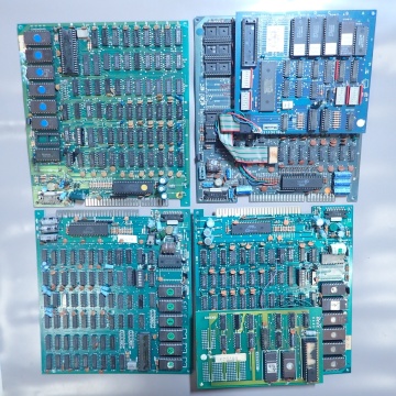 &Lambda;タイトル不明 基板 4枚セット その3 ジャンク【GM；AS0FB00727