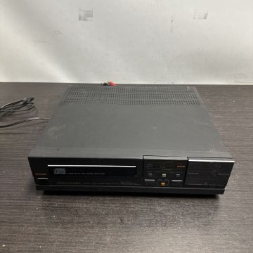 「1FQ22」ジャンク　marantz マランツ CD34 CDプレーヤー 不良　通電 ドア開閉不調 （260611）