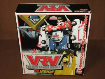 【激走戦隊カーレンジャー　デラックス　ＶＲＶ　ロボ　５台のマシンの完全合体　バンダイ】新品同様