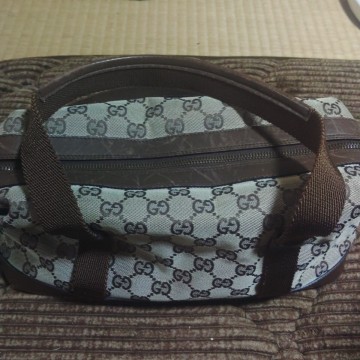 GUCCI GGキャンバス アクセサリーポーチ ミニハンドバッグ ブラウン