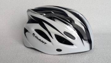 GIANT 自転車　ヘルメット ロードバイク　L（57～62㎝）