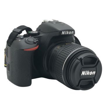 【通電◯】 Nikon ニコン カメラ デジタル一眼レフカメラ D5500 18-55mm 1:3.5-5.6G VR II 充電器付 現状品