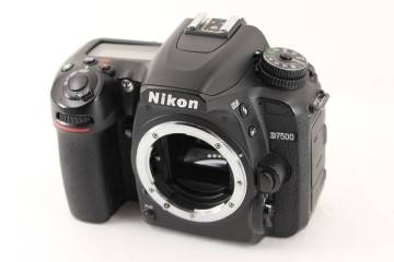 【美品】Nikon D7500 ボディ デジタル一眼レフ カメラ ニコン ブラック